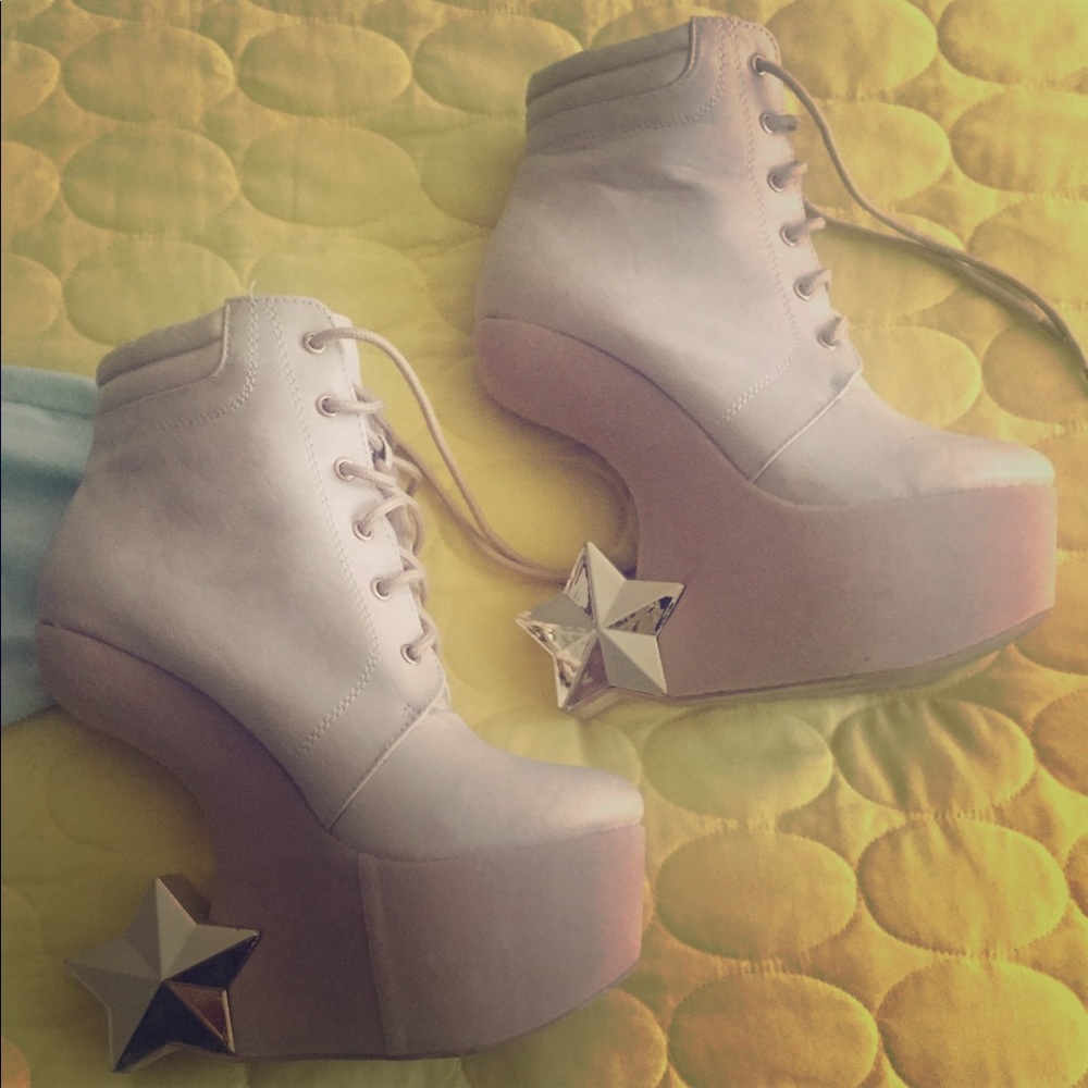 Heelless star platform blush star ankle boots